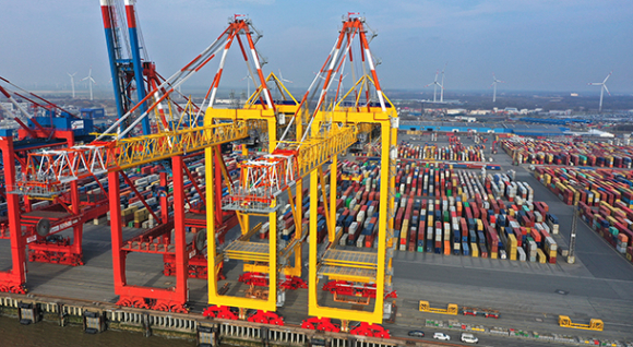 MSC GATE BREMERHAVEN NIMMT ZWEI NEUE CONTAINERBRÜCKEN IN BETRIEB